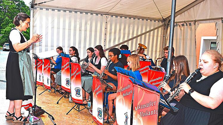 Stolz waren nat&uuml;rlich die Kinder und Jugendlichen der Nachwuchsgruppe des Musikvereins, der Brassbinis, dass sie vor einer derart gro&szlig;en Kulisse auftreten durften.
