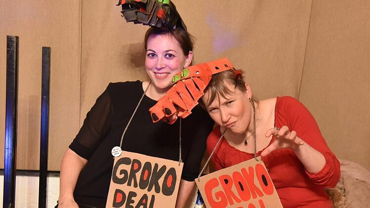 In Anlehnung an die Große Koalition gingen die beiden Mädels als rotes und schwarzes "GroKo-Deal". Foto: Gabi Arnold
