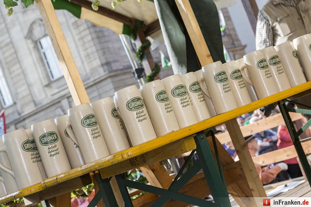 Fürther Michaeliskirchweih eröffnet