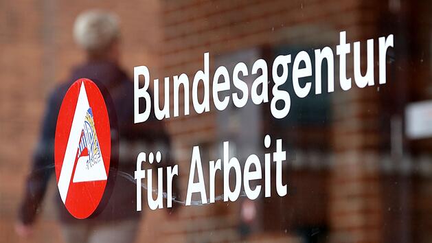 Bundesagentur für Arbeit veröffentlicht Monatsbericht - Arbeitslosenquote steigt