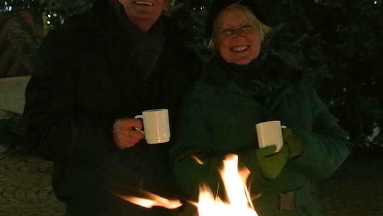Die Zeiler trafen sich auf dem Marktplatz am Schwedenfeuer.