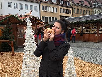 Bei einer weihnachtlichen Naschf&uuml;hrung in Schweinfurt erlebst du den Weihnachtsmarkt kulinarisch.
