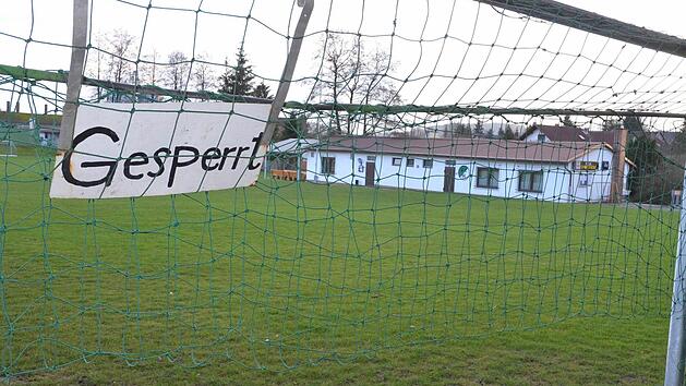 Spielfeld und Sportheim des FCH sollen bald auf Vordermann gebracht werden.Foto: Rainer Lutz