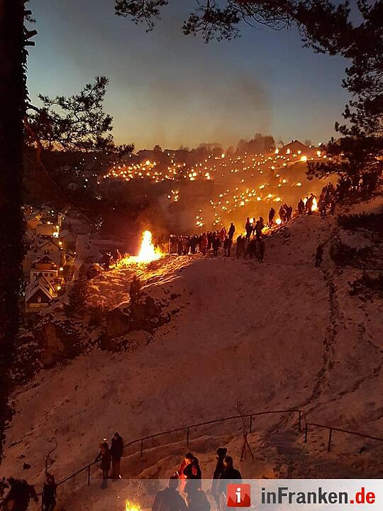 Beschluss der Ewigen Anbetung in Pottenstein - Lichterfest  in der Fränkischen Schweiz