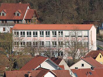 Das Haus Erlebenskunst in Ramsthal soll einen Plattformlift bekommen, damit auch stark Gehbehinderte oder Rollstuhlfahrer dort Kurse oder Ausstellungen besuchen können.  Fotos: Dieter Britz