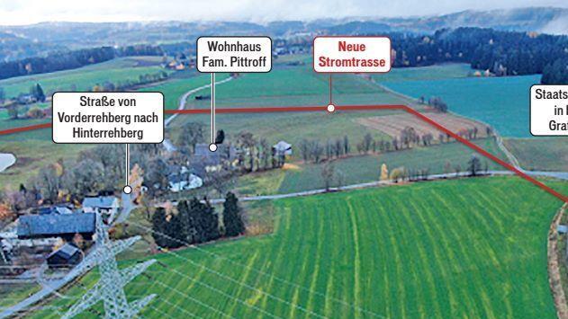 In Vorderrehberg macht der Ostbayernring einen Knick, sodass das Anwesen der Familie Pittroff von drei Seiten von Stromleitungen umzingelt ist. Foto: privat
