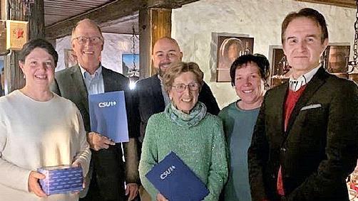 Die Vorsitzende, B&uuml;rgermeisterin Angela Hofmann, Jubilar Georg Weber, MdB Jonas Geissler, Jubilarin Sieglinde Russ, Stadtr&auml;tin Birgit Kestel und Robert Wachter