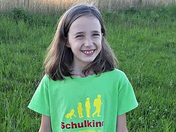 Die kleine Lisa (11) in glücklicher Zeit vor der Operation.