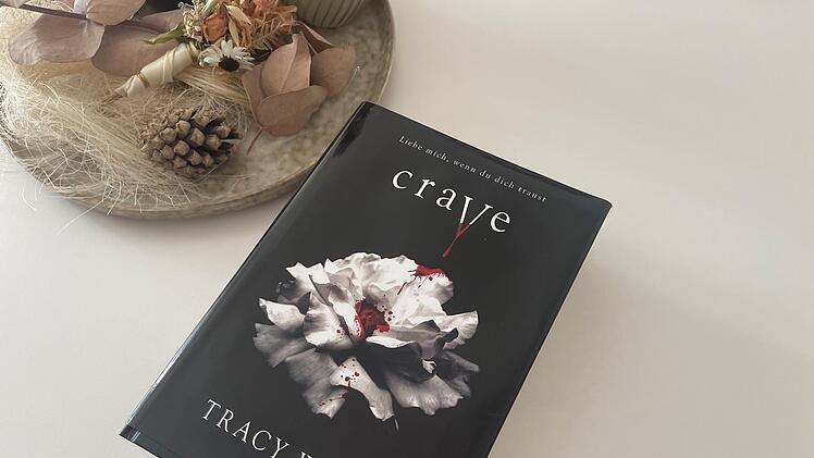Rezension zu "Crave" von Tracy Wolff: Twilight-Abklatsch oder steckt doch mehr dahinter?