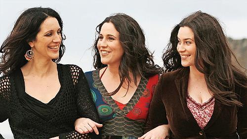Sie sind „The Henry Girls“: Joleen, Lorna and Karen McLaughlin (Henry)