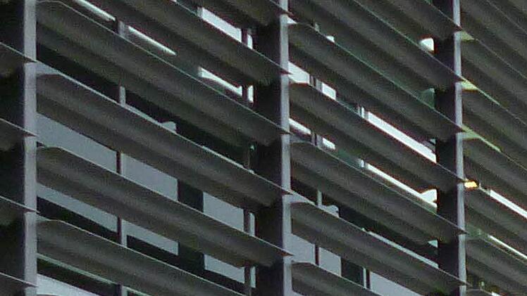 Ein Detail der innovativen Hallen-fassadeFoto: firma Stettler