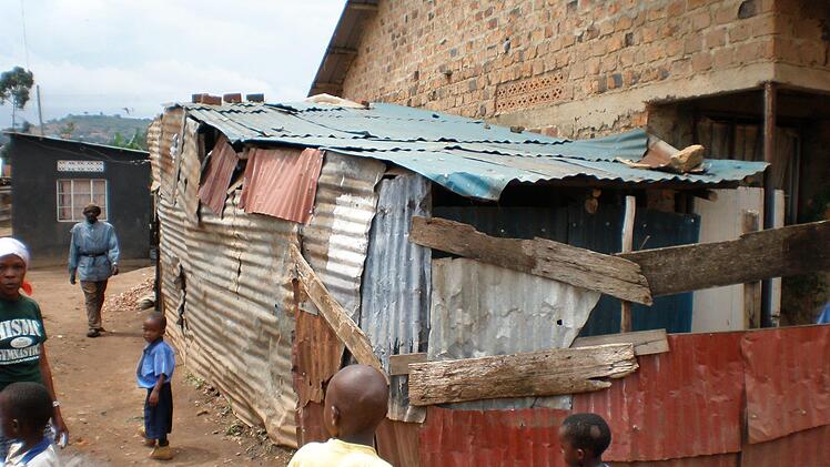 So sah Justine Zziwas Schule in Kampala aus, bis Michaela Schraudt kam. Fotos: Schraudt