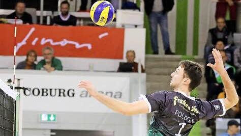 Vorbildlich steigt hier Poluga zum Schmetterball hoch - so wollen ihn die Fans auch heute gegen Düren sehen.