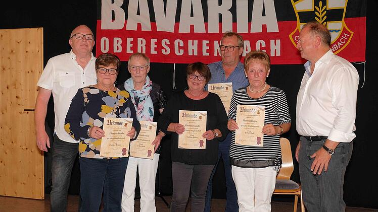 Ehrungen für 40 Jahre: Achim Meder gratulierte Christel Reuter, Lioba Hauk, Gudrun Meder, Michael Gehring und Berta Uebel. Glückwünsche gab es auch von Gerald Meder.