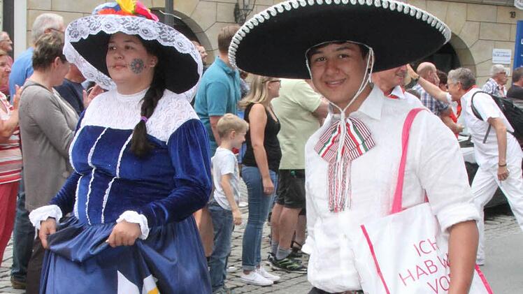 Impressionen vom Festzug der Fanclubs Foto: Sonny Adam