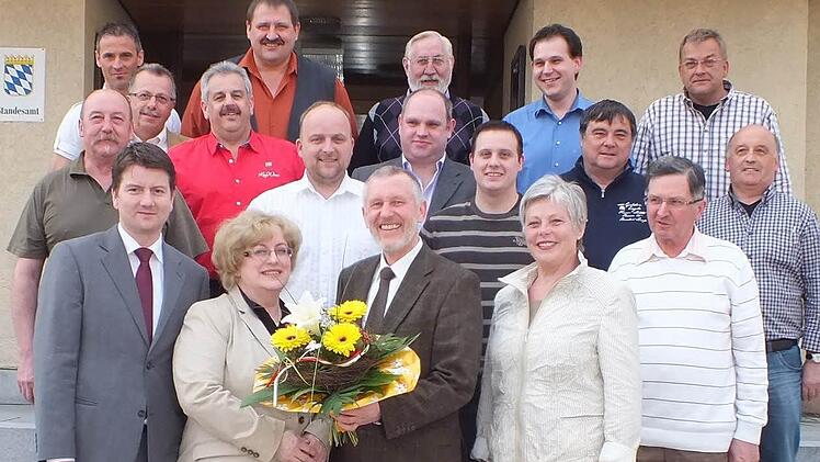 Dr. Katalin Pánczél wird vom Burkardrother Marktgemeinderat begrüßt. Foto: Björn Hein
