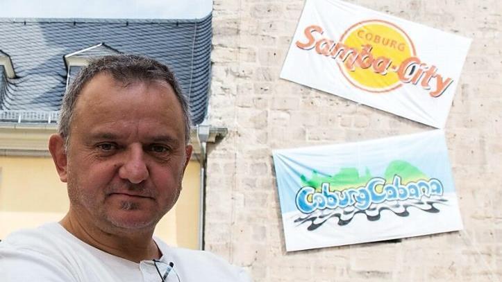 Bekennender Samba-Muffel: Tageblatt-Redakteur Rainer Lutz vor dem Spitaltor in Coburg Foto: Jochen Berger