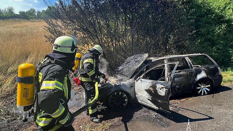 Riesige Rauchwolke im Landkreis Bamberg: Landwirt und Feuerwehr verhindern Flächenbrand in letzter Sekunde