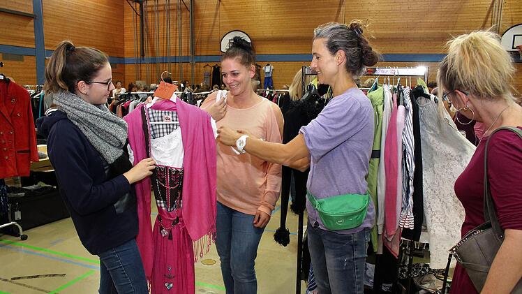 Ein Dirndl für die nächste Kerwa gefällig?