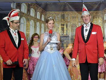 Die Fidelia Reiterswiesen um Alexander Pusch (von links), Tabea Schönwiesner und Matthias Bühner versuchten es in diesem Jahr mit mehr Lokalkolorit und keilten tüchtig in Richtung Garitz aus. Foto: Werner Vogel