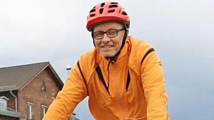 Gr&uuml;ndungsdekan Professor Stephan Clemens ist ein begeisterter Radfahrer und L&auml;ufer.