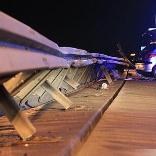 Autos kollidieren auf der A70 bei Hallstadt