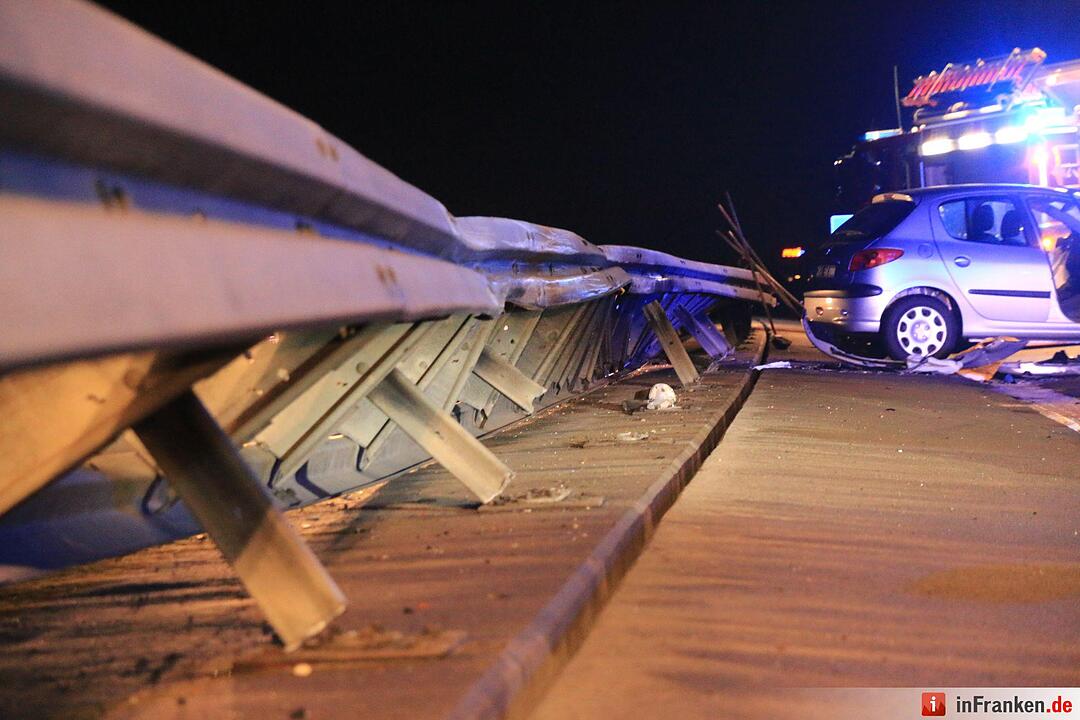 Autos kollidieren auf der A70 bei Hallstadt