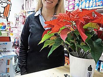 Nicole Schmitt möchte bei den Kindern nicht nur die Kreativität, sondern auch die Vorfreude auf Weihnachten wecken. Foto: Tina Meier
