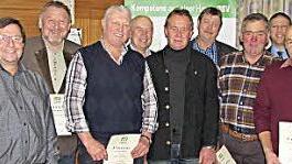 Seit 40 Jahren Mitglied (von links): VLF-Vize Dagmar Hartleb, VLF-Geschäftsführer Hans Vetter, Heinz Schneider, Werner Bückner, Edgar Dünisch, Gerhard Bauersachs, Dithard Kessel, Erwin Räder, Ingo Renner, VLF-Vorsitzender Carsten Öhrl und Werner Halboth  Fotos: Martin Koch