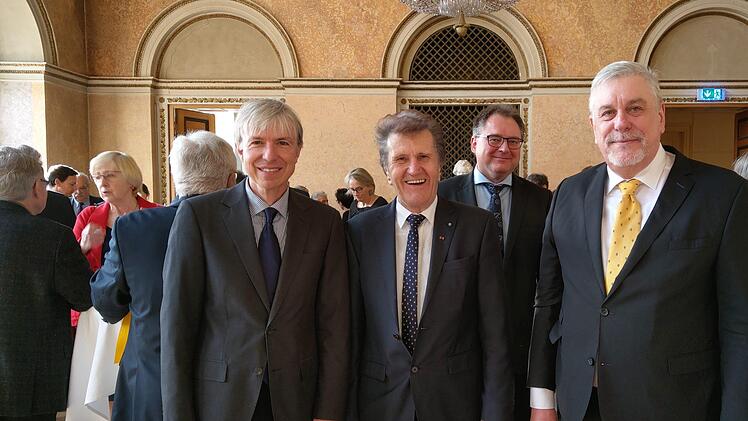 Regierungvizepräsident Jürgen Engel, IHK-Präsident Friedrich Herdan, OB Norbert Tessmer; im Hintergrund Stephan Horn (Wifög). Foto: Simone Bastian
