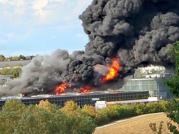 W&uuml;rzburg: Brand in Trampolinhalle