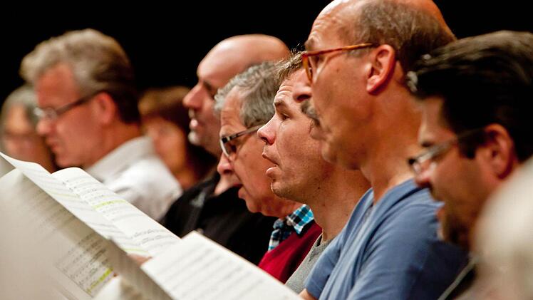 Der Coburger Bachchor probt Monteverdis "Marienvesper". Das Werk erklingt beim "Baustellenkonzert" am Sonntag, 22. November, in der Morizkirche.Foto: Jochen Berger