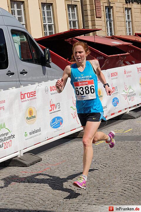 Weltkulturerbelauf 2017 in Bamberg: Der Zieleinlauf am Maxplatz