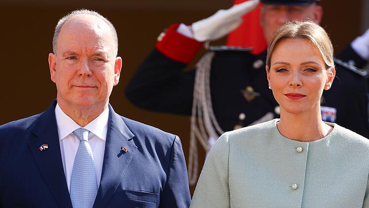 F&uuml;rst Albert II. und F&uuml;rstin Charl&egrave;ne trauern um ein Mitglied der monegassischen F&uuml;rstenfamilie.