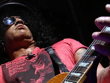 Slash holte Unglaubliches aus seiner Les Paul heraus. Sein Problem ist nur, dass die Fans ihn am liebsten Guns-N'-Roses-Stücke spielen  hören.