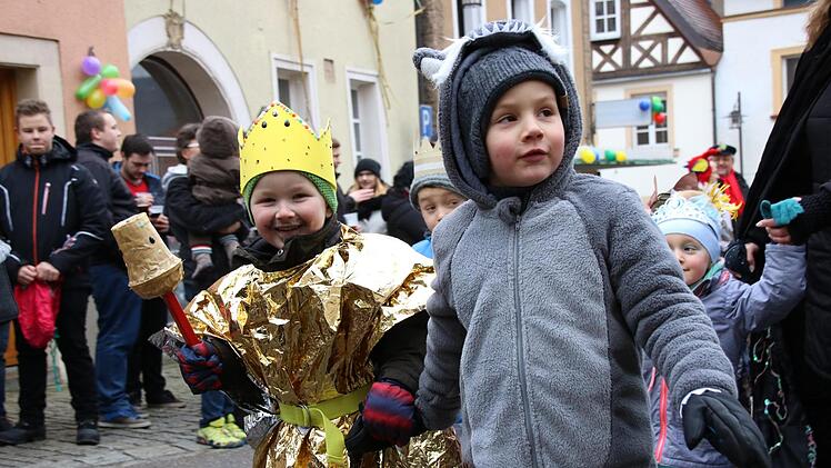 Marktplatztreiben in Stadtsteinach. Foto: Jürgen Gärtner