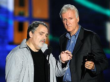 Produzent Jon Landau (links) and Regisseur James Cameron realisierten gemeinsam "Titanic" und weitere Film-Hits wie "Avatar".