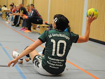 Emotional am Boden waren die Frauen der SG Garitz/Nüdlingen nach der mehr als unglücklichen Niederlage in Marktredwitz. Gegen die TS Herzogenaurach wird das Team wieder aufstehen. Erst recht, wenn das Publikum dabei hilft. Foto: Hopf