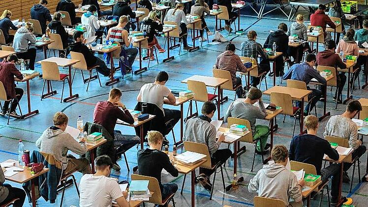 Immer mehr Sch&uuml;ler fallen durchs Abitur