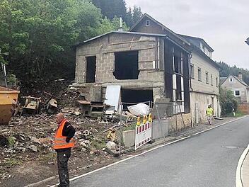 Durch den Abriss der Häuser kann die Engstelle in Sattelgrund beseitigt werden. Foto: Veronika Schadeck