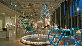 Einblick in das Erdgeschoss des Europäischen Museums für Modernes Glas Einblick in das Erdgeschoss des Europäischen Museums für Modernes Glas