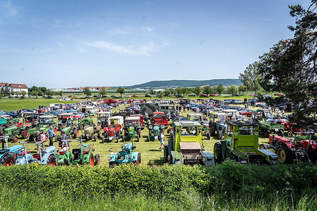 Treffen für PKW/Traktoren und Motorräder bis Baujahr 1996. Treffen für PKW/Traktoren und Motorräder bis Baujahr 1996.