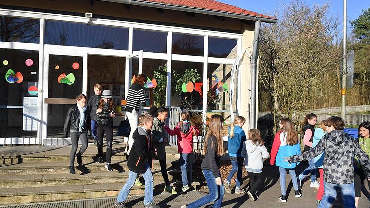 Mit sinkenden Schülerzahlen kämpft die Wildensorger Schule.  Foto: Ronald Rinklef