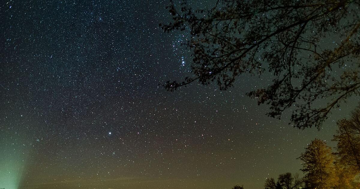 Sternenhimmel-an-Silvester-der-Extra-Blick-lohnt-sich