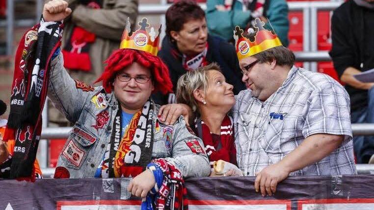 Schau mir in die Augen: Laut einer Umfrage sind die Anhänger des 1. FC Nürnberg nicht nur ihrem Verein, sondern auch ihren Frauen am treuesten.  Foto: imago Schau mir in die Augen: Laut einer Umfrage sind die Anhänger des 1. FC Nürnberg nicht nur ihrem Verein, sondern auch ihren Frauen am treuesten.  Foto: imago