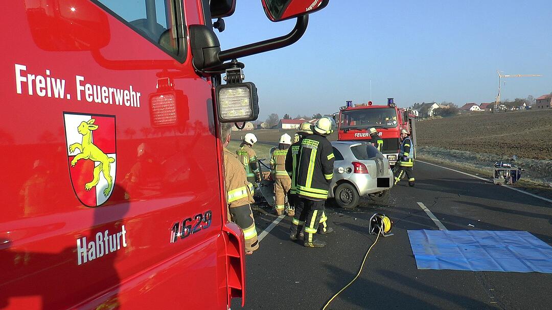 Kreis Haßberge: 29-Jährige stirbt bei schwerem Frontal-Crash