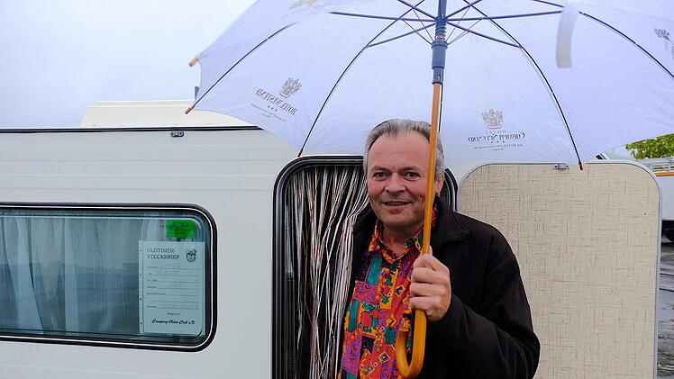 Mit seinem Wohnwagen Hymer Eribette aus dem Jahr 1977 war Jürgen Schuler aus Bad Kissingen zum Treffen gekommen. Foto: Gerd Schaar