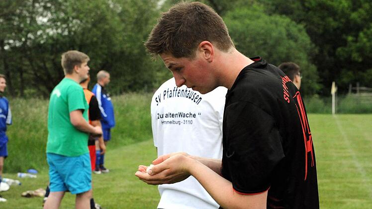 Abkühlung: Jonas Heim vom SV Pfaffenhausen. Foto: Hopf