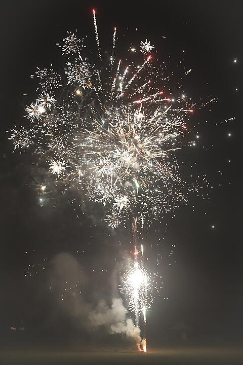 Es wurde in das Jahr 2025 gefeiert.