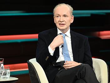 Autor Ferdinand von Schirach erklärte bei "Markus Lanz", dass er klare Ansagen von Politikern vermisst.